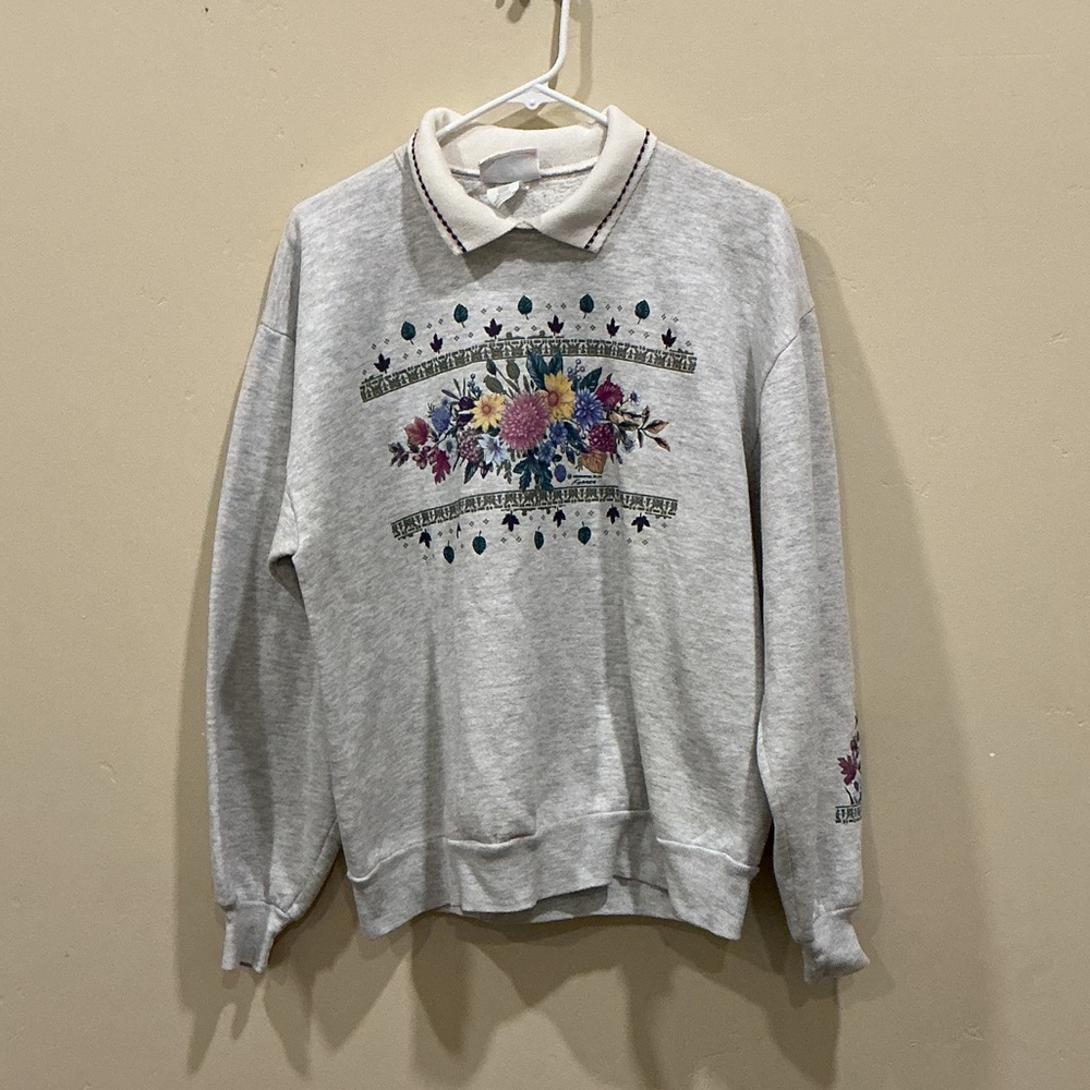 Light Gray Floral Crewneck Sweatshirt with Collar